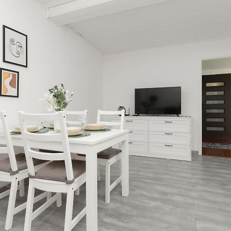 Metro Plac Wilsona Apartments Mickiewicza By Noclegi Renters ワルシャワ エクステリア 写真