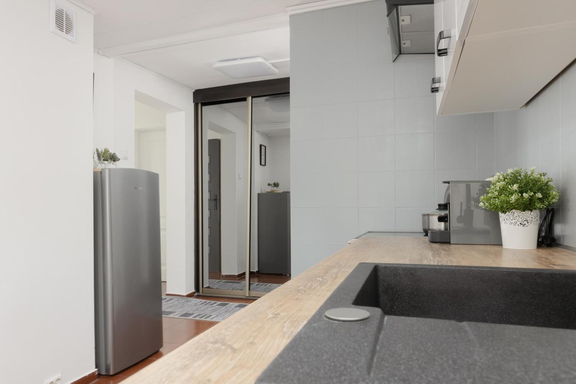 Metro Plac Wilsona Apartments Mickiewicza By Noclegi Renters ワルシャワ エクステリア 写真