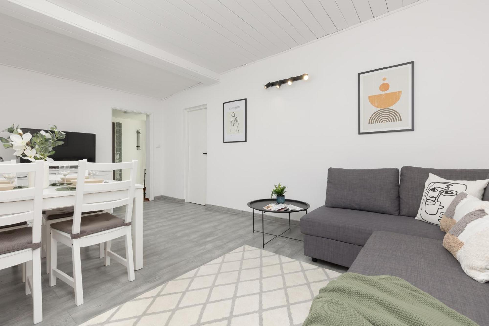 Metro Plac Wilsona Apartments Mickiewicza By Noclegi Renters ワルシャワ エクステリア 写真